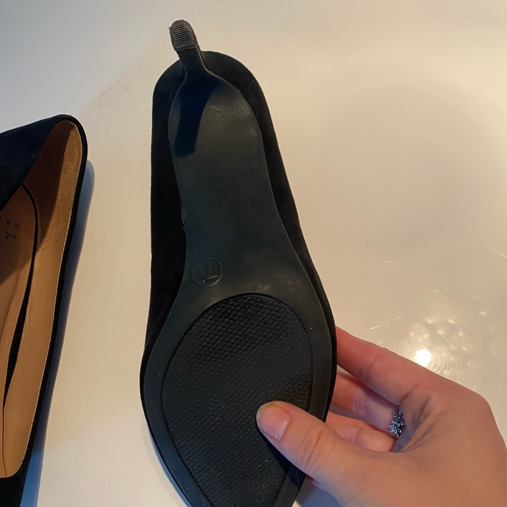 Cute professional/casual black heels.